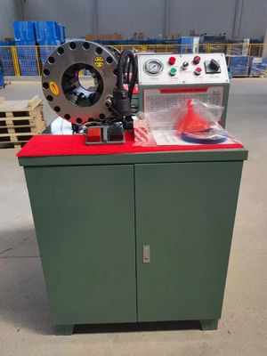 Un buon prezzo. macchina di piegatura 1/4 del tubo flessibile idraulico su ordinazione di colore 600T ad a 2 pollici con il pedale del piede in linea