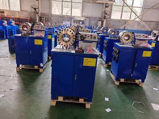 200 pcs/h Macchina per il crimping di tubi di gomma con forza di crimping di 860*640*1300 mm 600T