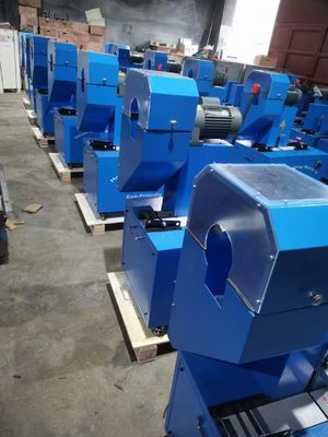 Macchina elettrica per il taglio del tubo di 1/4''' 2'' Hydraulic Hose Skiving Machine con potenza del motore 0.75-1.5kw