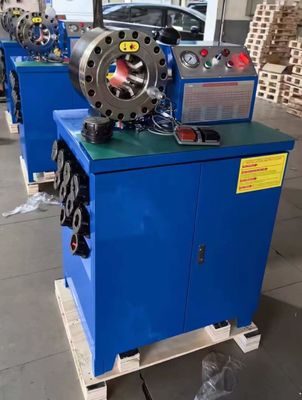 6-51mm Potenza elettrica 220v/240v/380v/415v Maglietta per il crimping del tubo di gomma 600T Forza di crimping con dimensioni 860*640*1300 mm