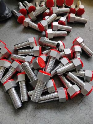 Un buon prezzo. Diverse norme relative alle materie prime Camione a forchetta Fittings per tubi idraulici riutilizzabili Fittings per tubi idraulici maschili femminili Fittings per tubi idraulici ferrule in linea