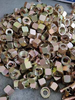 Materie prime e standard di rivestimento in rame Acciaio al carbonio 1/2 JIC Fittings di tubi idraulici JIS BSP Adaptatori di freni in acciaio
