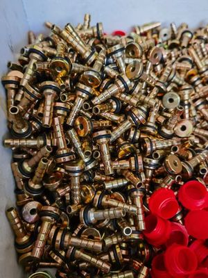 Diverse materie prime e dimensioni adattatore di filo personalizzato / accessori idraulici di tubi idraulici accessori di ferrule di tubi idraulici