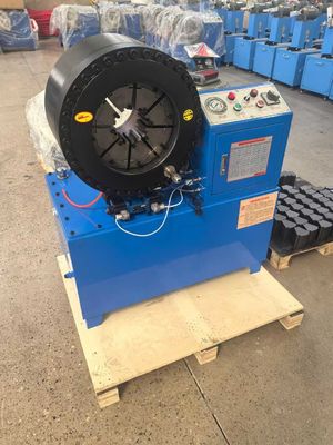 Un buon prezzo. 1/4 a 3' Alta capacità con 200pcs/h Blu Color Electric Modello più corto Buttone Sistema idraulico Pompa Crimping Machine Per 6-76mm Crimping Range in linea