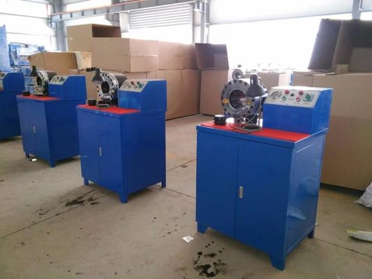 Un buon prezzo. la macchina di piegatura del tubo di gomma di 50hz 60hz idraulica foggia 220V con uno stampo 380V 415V 1/4