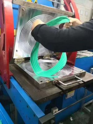 Un buon prezzo. NBR/FKM/FFKM/EDPM/SI Rubber verde O Anelli OEM/ODM Stampo a compressione con buona resistenza all'olio 16-30 N/mm Resistenza alla rottura in linea