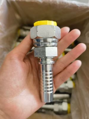 Un buon prezzo. Diverse materie prime Acciaio al carbonio giunto a filettatura per tubi di petrolio di grandi dimensioni Fittings di tubi idraulici Giunto di tubi di petrolio in acciaio inossidabile in linea