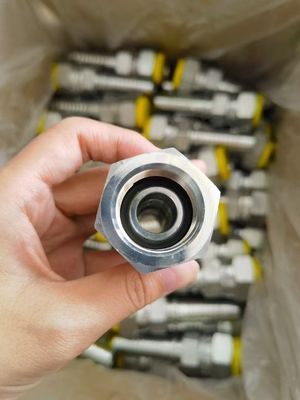 Un buon prezzo. Standards Acciaio al carbonio Fittings idraulici per tubi per tubi di petrolio di grandi dimensioni Adaptatori di linea di freno in acciaio in linea