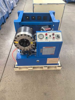 Crimper per tubi idraulici portatili efficienti Crimper per tubi idraulici Modello elettrico di colore blu con rack e strumenti di cambio rapido di stampoRangolo 1/4-1.5