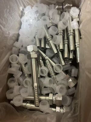 Standards Acciaio al carbonio Fittings tubo idraulico per diverse dimensioni pollice e 6mm grande tubo di olio giunto Acciaio linee di frenata adattatori MOQ è 1 pezzo