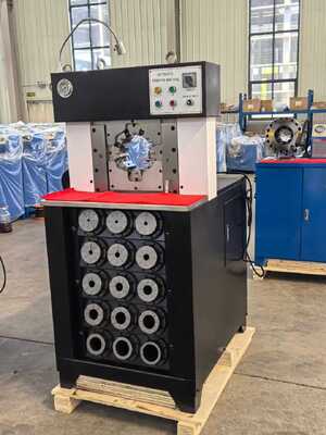 Un buon prezzo. Macchina crimpatrice per tubi idraulici con controllo a pulsante, con gamma di crimpatura 6-76mm e apertura massima 165mm in linea