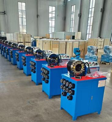Un buon prezzo. Macchina per il crimping di tubi di gomma da 600T con portata da 6 a 51 mm e 10 matrici intercambiabili in linea