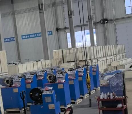 Un buon prezzo. Macchina per piegare il tubo in gomma con forza di piegatura da 2 pollici 600T con precisione di 0,01 mm e gamma di 6-51 mm per piegatrice per tubi idraulici in linea