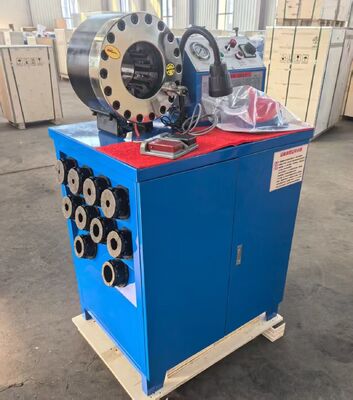 Un buon prezzo. Pressatrice per tubi in gomma con forza di crimpatura 600T, gamma 6-51mm e 10 matrici intercambiabili per crimpatura tubi idraulici in linea