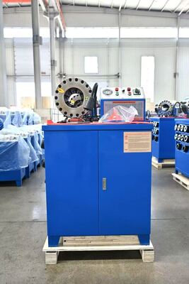 Macchina crimpatrice per tubi in gomma da 2 pollici 600T con intervallo 6-51mm e 10 matrici intercambiabili