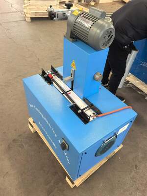 Un buon prezzo. Macchina elettrica per tagliare e smussare tubi da 6-51 mm di colore blu da 2 pollici con tensione 220 V/380 V e 10 matrici intercambiabili Due funzioni in un'unica macchina in linea
