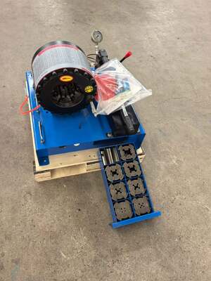Un buon prezzo. Macchina per crimpare manuale del tubo flessibile manuale ad alta efficienza da 600 tonnellate di colore blu da 2 pollici Nessuna potenza necessaria dalla gamma di crimpatura da 6-51 mm e 10 matrici intercambiabili per applicazioni idrauliche in linea