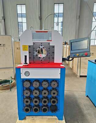 Un buon prezzo. Modello a 3 pollici di spessore eccellente Forza di piegatura più grande del tubo idraulico Macchina di piegatura del tubo flessibile Sistema di controllo PLC Forza di piegatura 2800KN e gamma di piegatura 6-76mm 15 stampi per applicazioni idrauliche in linea
