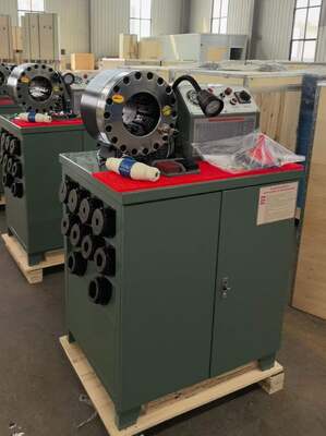 Macchina per piegare tubi in gomma da 2 pollici 600T Modello superiore Colore verde Tensione 220 V/240 V/380 V/415 V con portata 6-51 mm e 10 matrici intercambiabili