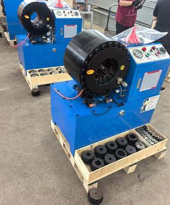 Un buon prezzo. Macchina per piegare tubi idraulici da 6" fino a 150 mm con tensione diversa Gamma di crimpatura da 4-150 mm Ampia apertura e 20 matrici intercambiabili in linea