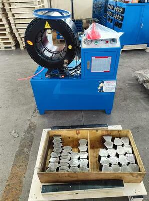 Macchina crimpatrice per tubi idraulici da 6 pollici fino a 150 mm, crimpa tubi con 6 strati/fili, gamma di crimpatura da 4-150 mm, apertura ampia, forza di crimpatura 2500 tonnellate e 20 matrici intercambiabili