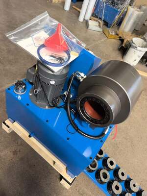 Un buon prezzo. Crimpatrice idraulica elettrica modello DX68 da 2