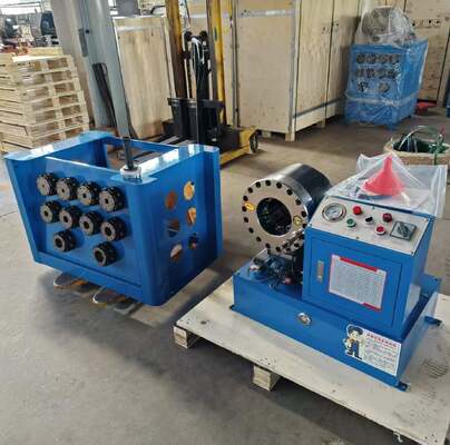 Un buon prezzo. Gamma di crimpatura da 2" fino a 64 mm Colore blu da 2,5 pollici Tensione 220 V/240 V/380 V/415 V Macchina per piegare i tubi idraulici Sistema di controllo pulsanti Sistema di controllo stampo a cambio rapido e cremagliera e 10 matrici intercambiabili in linea